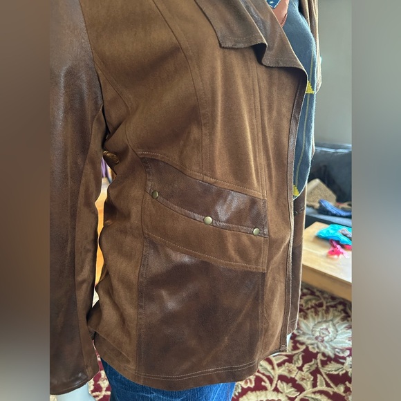 #130 Alia faux leather jacketb - Picture 5 of 13